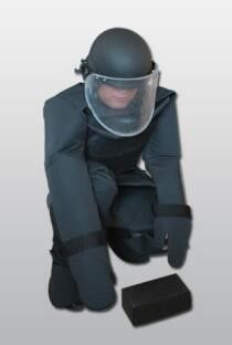 EOD Explosion Proof Suit Kevlar Material , Complete Bomb Disposal Equipment
