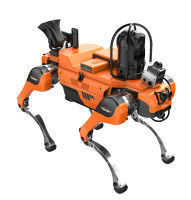 Vierbenige brandverkenningsrobot schreeuwen licht waarschuwing pick-up